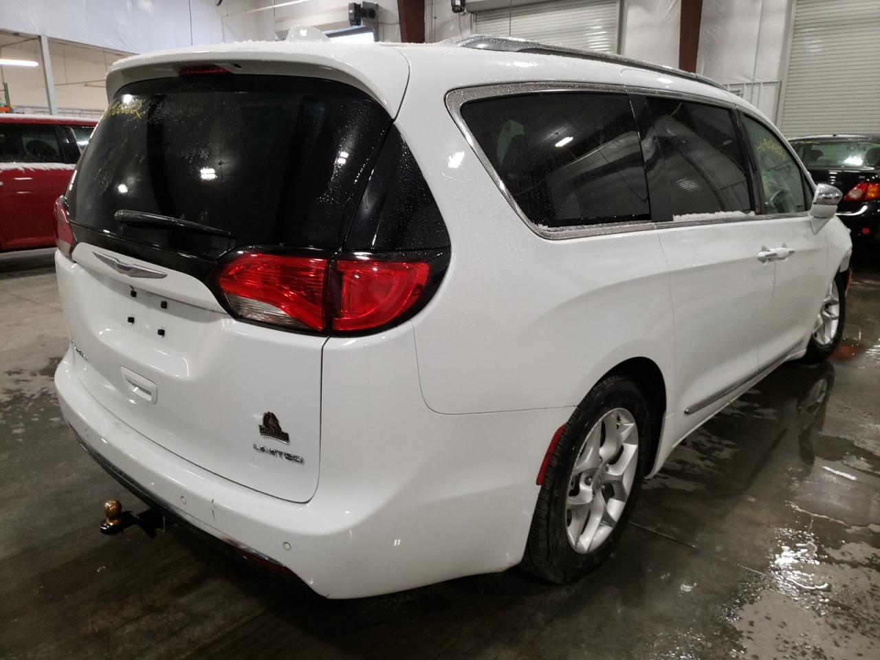 Photo 4 from auction – 2020 CHRYSLER PACIFICA L with VIN 2C4RC1GG3LR176235