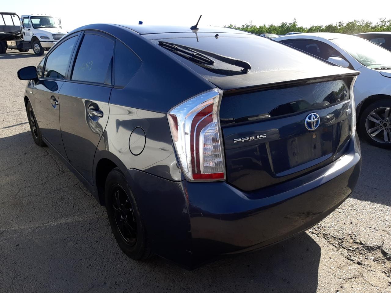 Photo 3 from auction – 2013 TOYOTA PRIUS with VIN JTDKN3DU8D1679203