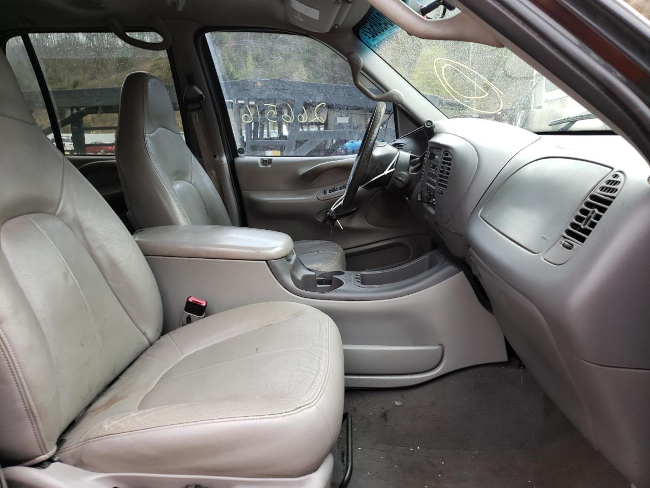 Photo 5 from auction – 2000 FORD EXPEDITION with VIN 1FMRU1669YLB10290