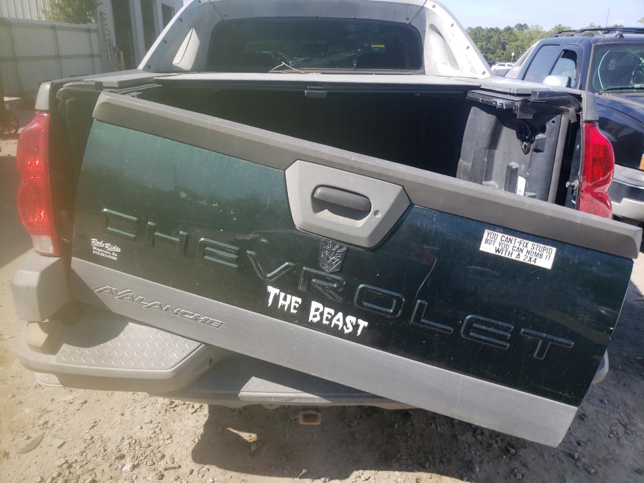 Photo 9 from auction – 2002 CHEVROLET AVALANCHE with VIN 3GNEK13T92G185019