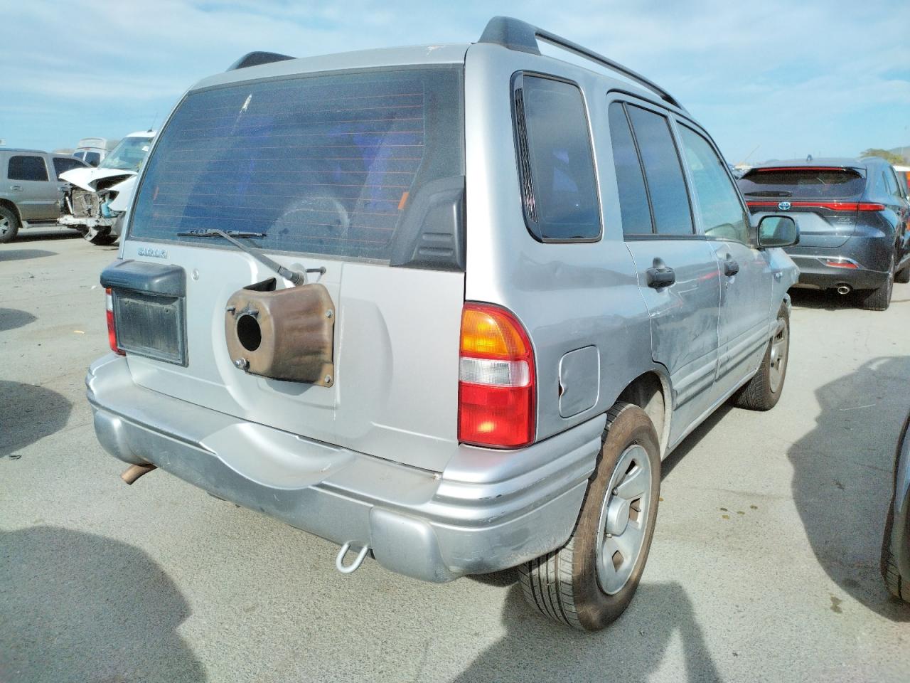 Photo 4 from auction – 2002 SUZUKI VITARA JLS with VIN 2S3TE52V026102334