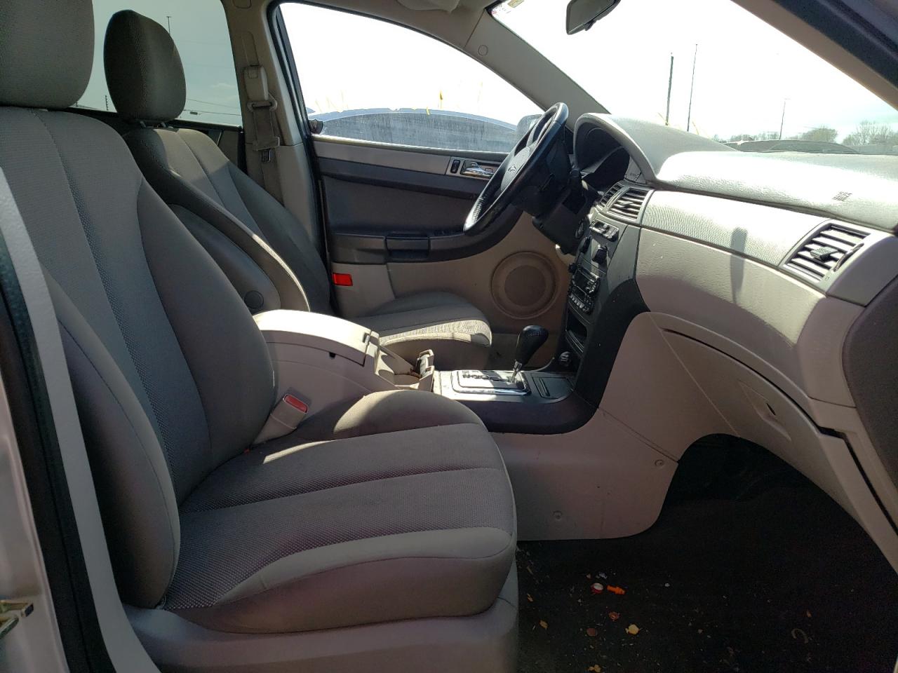 Photo 5 from auction – 2005 CHRYSLER PACIFICA with VIN 2C4GM48L85R316056