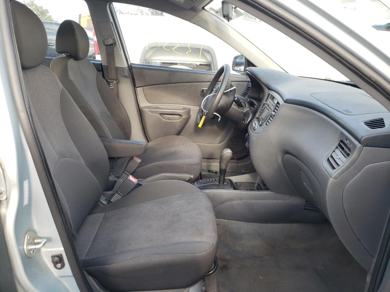 Photo 5 from auction – 2009 KIA RIO BASE with VIN KNADE223396447533