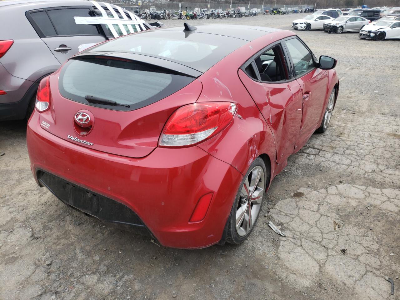 Photo 4 from auction – 2016 HYUNDAI VELOSTER with VIN KMHTC6AD5GU252057