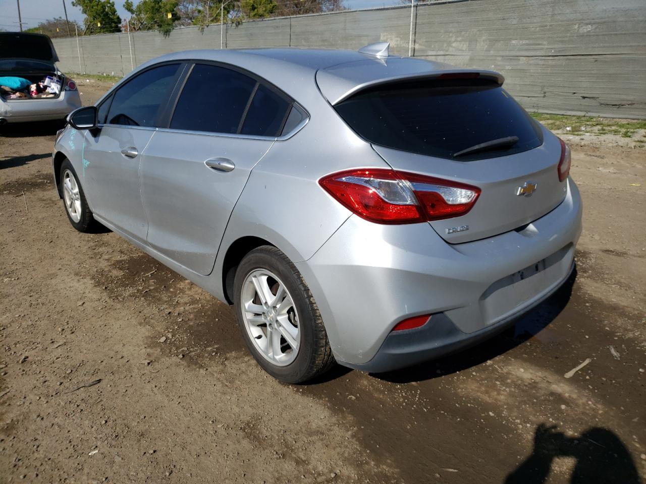 Photo 3 from auction – 2017 CHEVROLET CRUZE LT with VIN 3G1BE6SM8HS604180