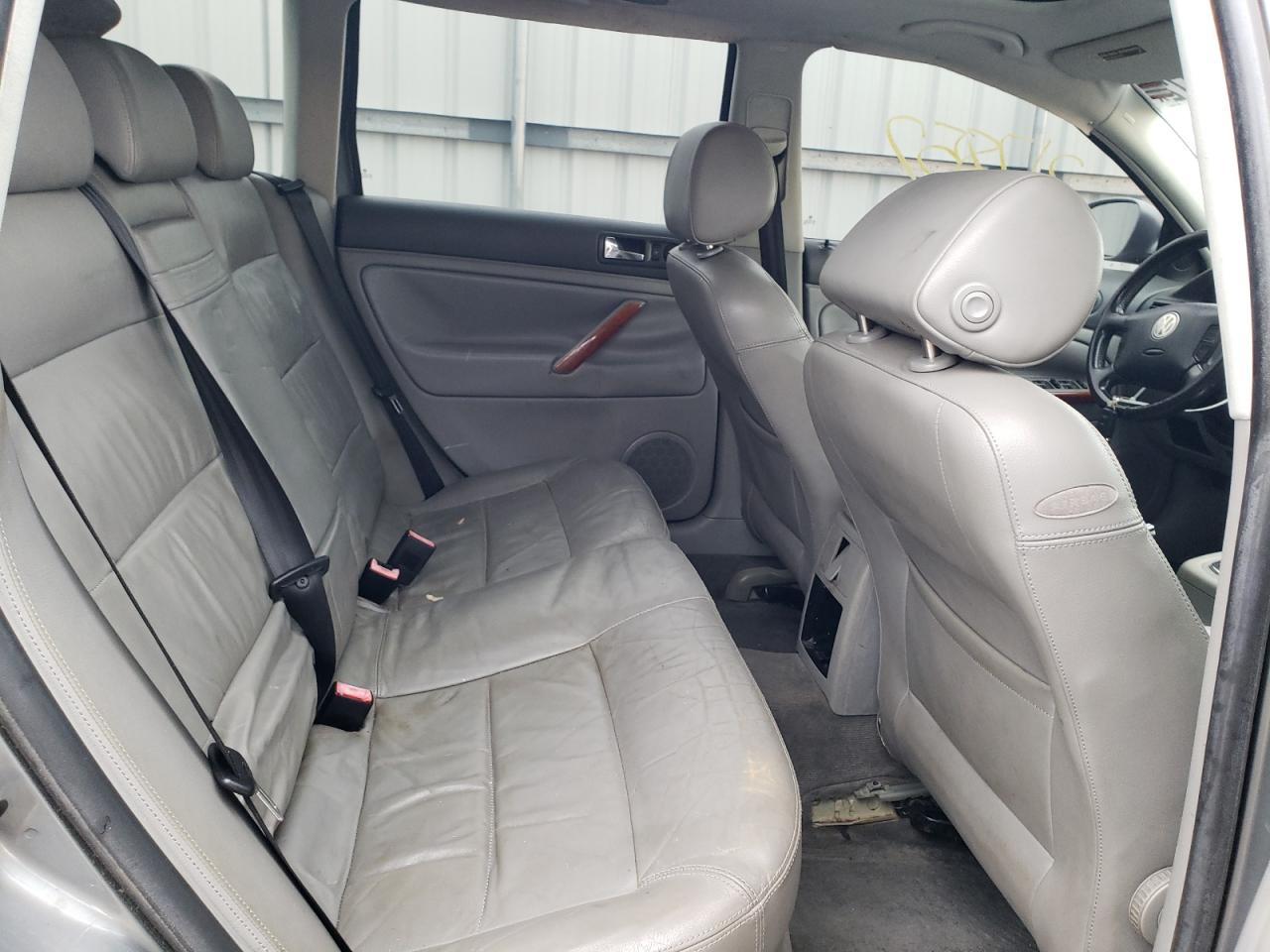 Photo 6 from auction – 2004 VOLKSWAGEN PASSAT GLS with VIN WVWVD63B14E219424