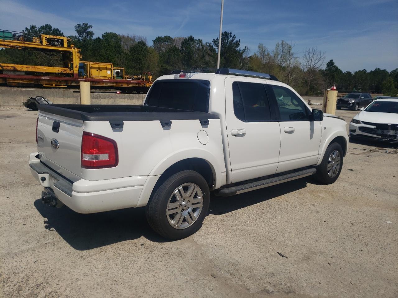 Photo 4 from auction – 2008 FORD EXPLORER S with VIN 1FMEU33888UB01381