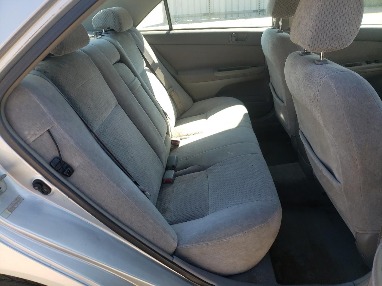 Photo 6 from auction – 2003 TOYOTA CAMRY LE with VIN 4T1BE32K93U693539