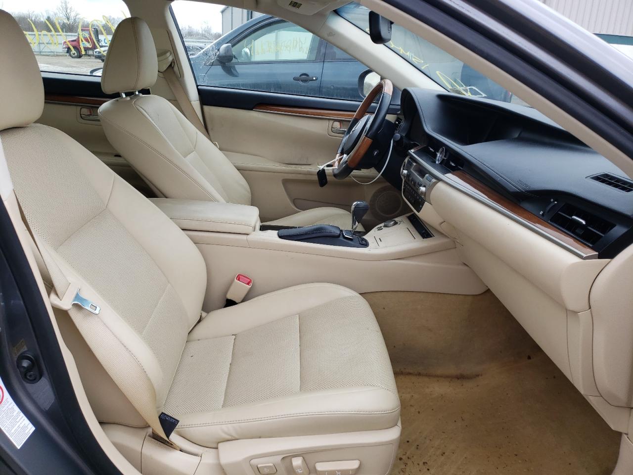 Photo 5 from auction – 2014 LEXUS ES 300H with VIN JTHBW1GG0E2054151