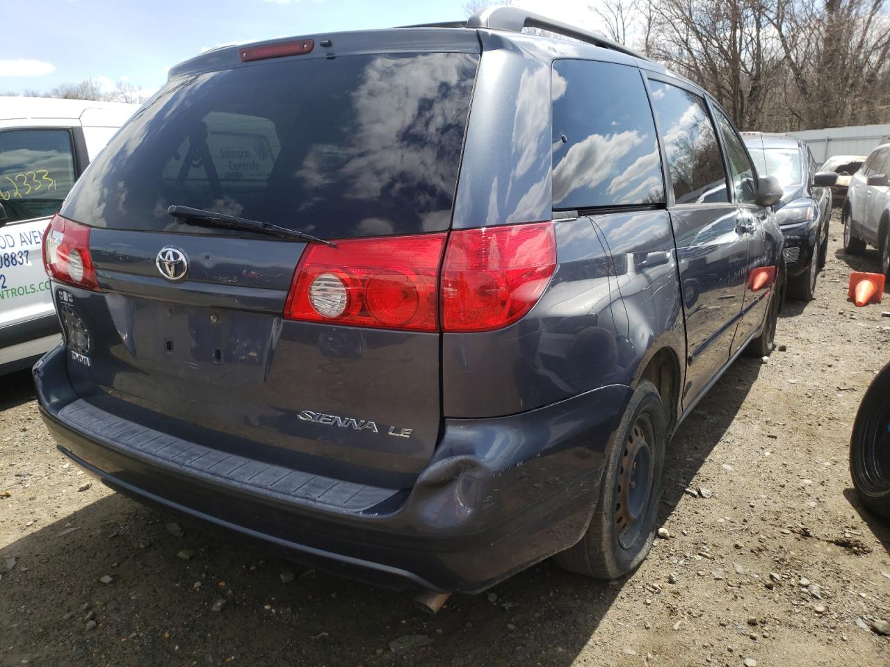 Photo 4 from auction – 2007 TOYOTA SIENNA CE with VIN 5TDZK23C87S047187