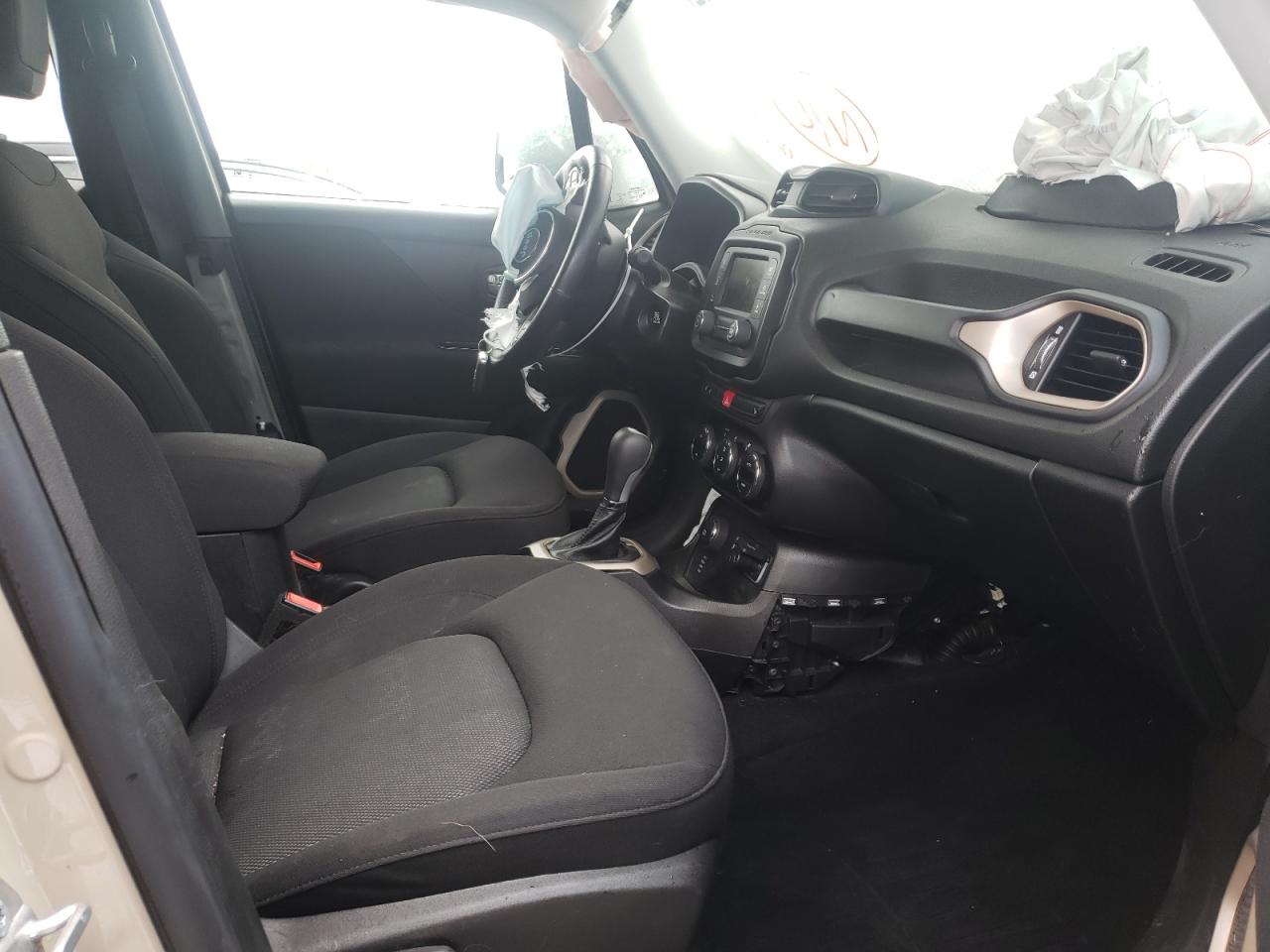 Photo 5 from auction – 2015 JEEP RENEGADE L with VIN ZACCJBBT8FPC26528
