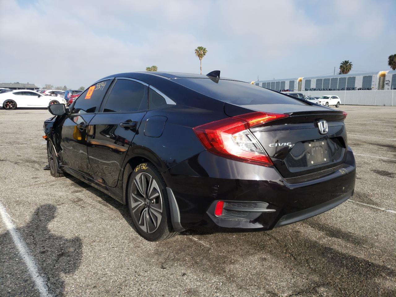 Photo 3 from auction – 2018 HONDA CIVIC EX with VIN JHMFC1F35JX005128
