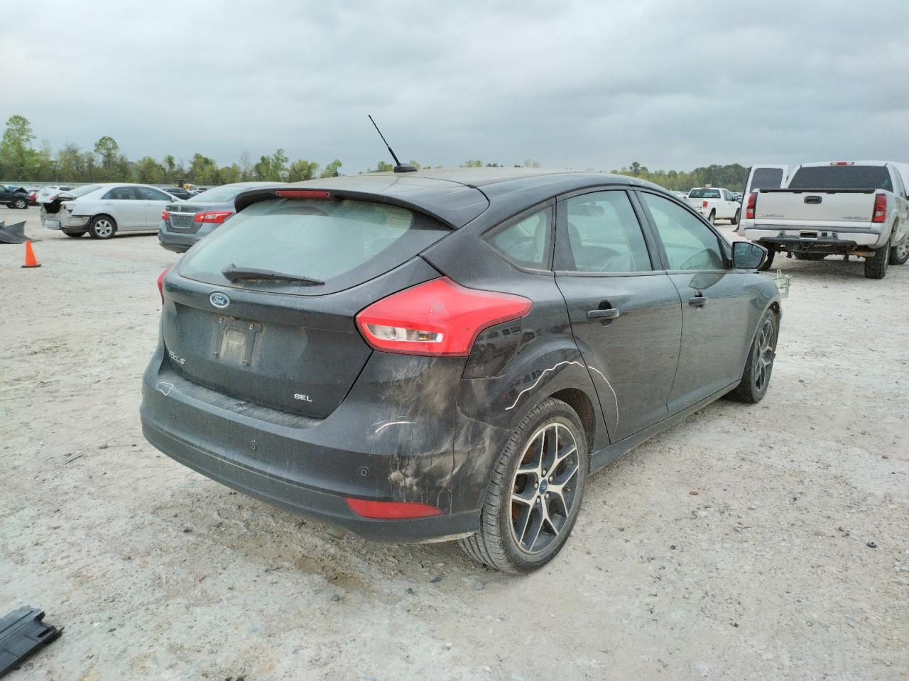 Photo 4 from auction – 2017 FORD FOCUS SEL with VIN 1FADP3M2XHL324356