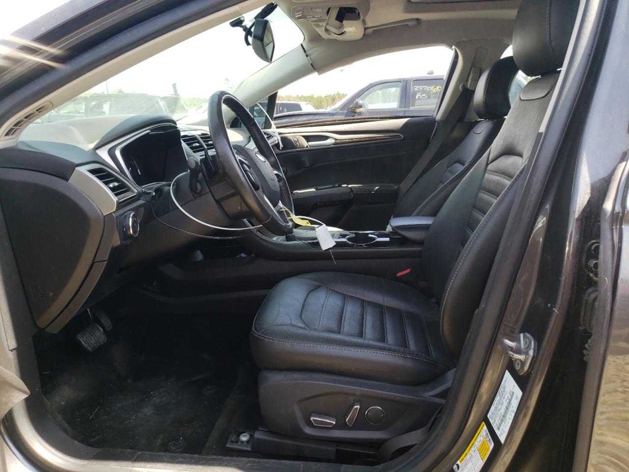 Photo 5 from auction – 2016 FORD FUSION SE with VIN 3FA6P0T96GR272522