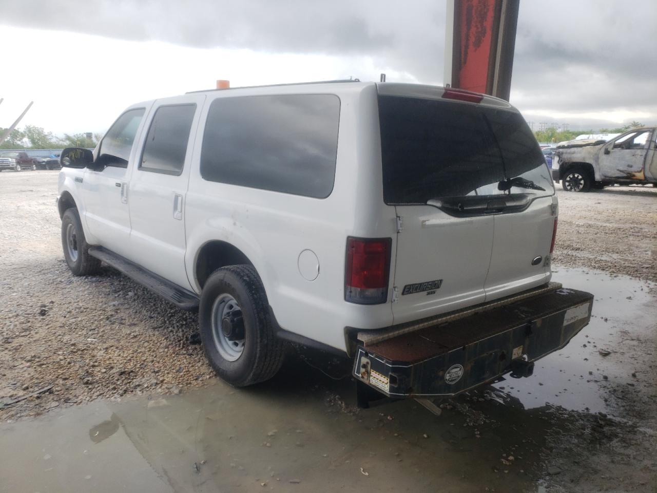 Photo 3 from auction – 2002 FORD EXCURSION with VIN 1FMNU41S72EB96957