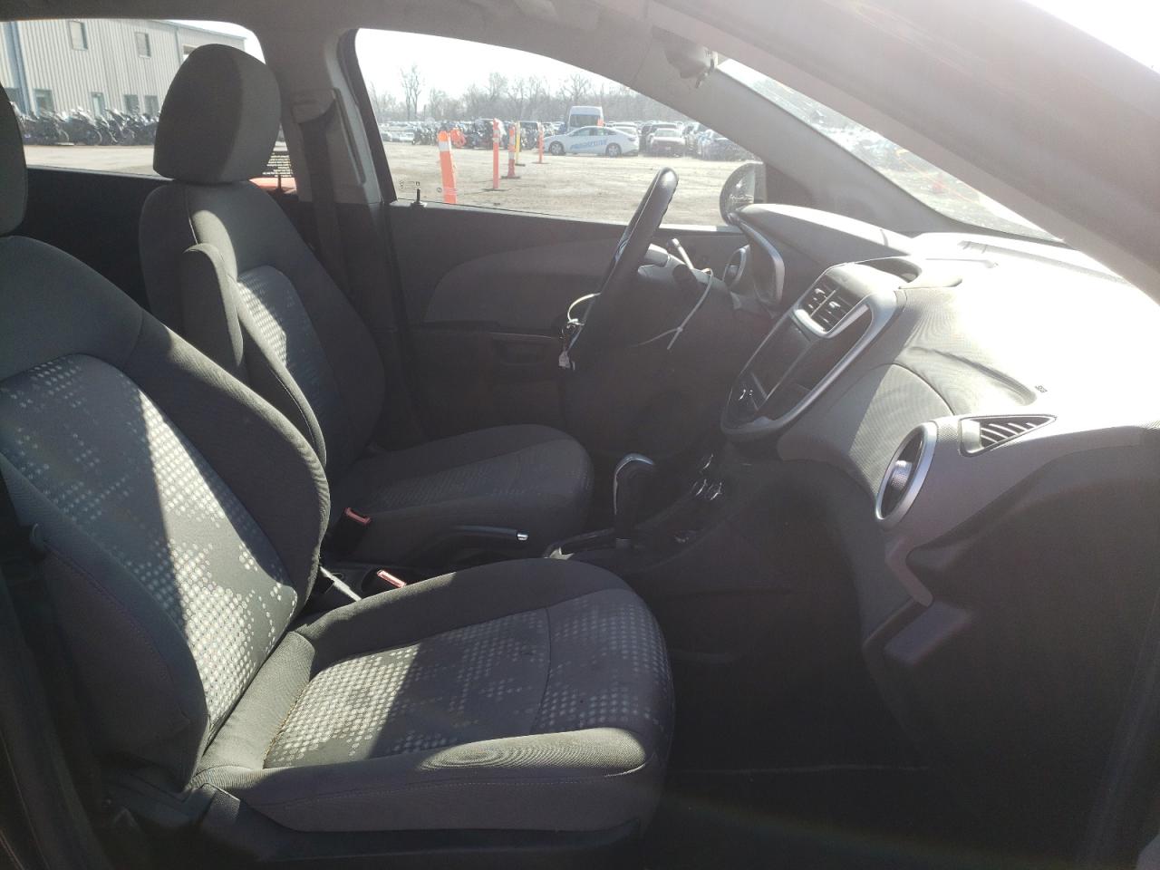 Photo 5 from auction – 2020 CHEVROLET SONIC with VIN 1G1JG6SB2L4122902