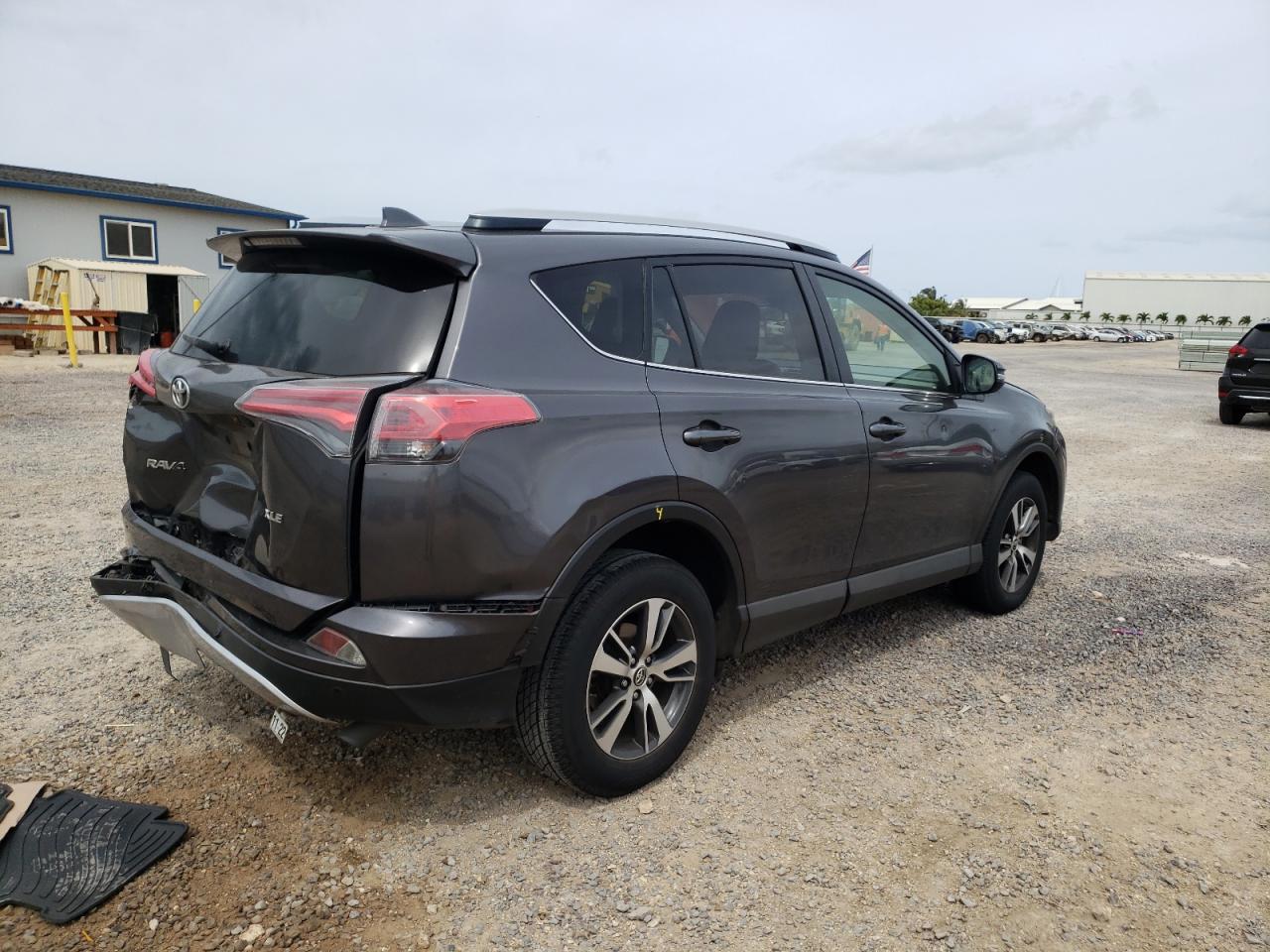 Photo 4 from auction – 2016 TOYOTA RAV4 XLE with VIN JTMWFREV2GJ064126