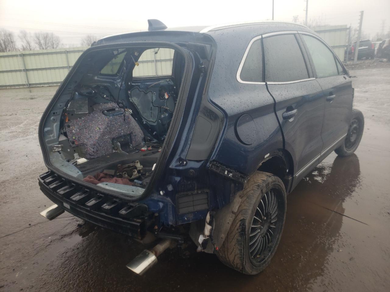 Photo 4 from auction – 2015 LINCOLN MKC with VIN 5LMTJ2AH2FUJ42760