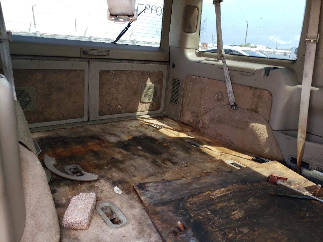 Photo 6 from auction – 2003 CHEVROLET ASTRO with VIN 1GNDM19X73B130997