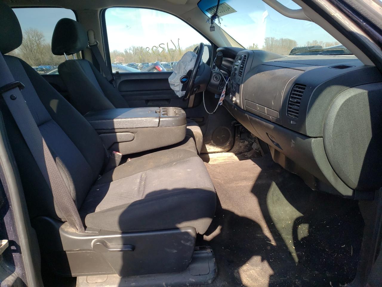 Photo 5 from auction – 2011 CHEVROLET SILVERADO with VIN 3GCPKSE3XBG165706