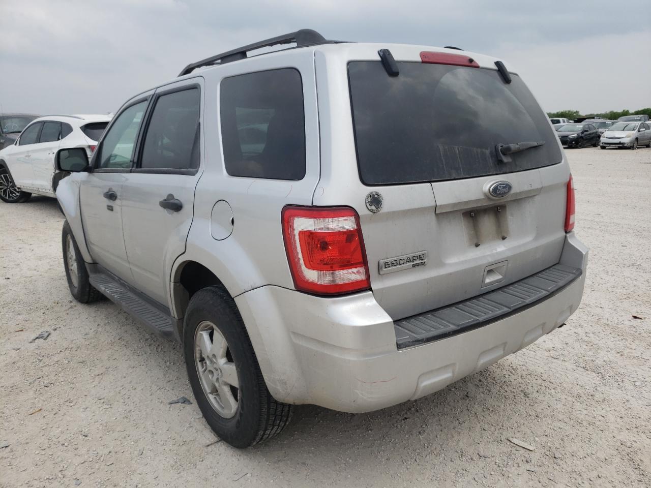 Photo 3 from auction – 2010 FORD ESCAPE XLT with VIN 1FMCU0D7XAKD39746