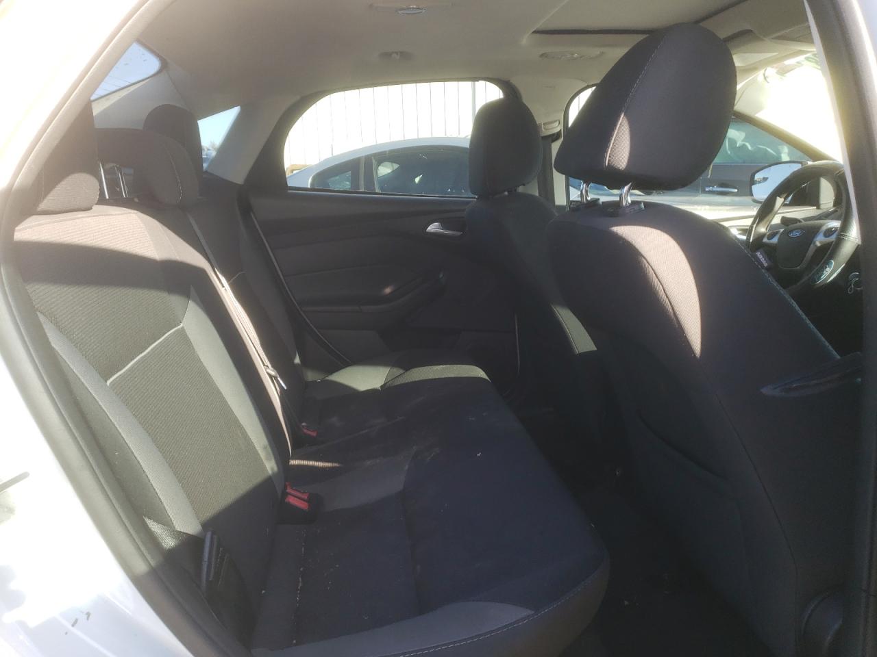 Photo 6 from auction – 2014 FORD FOCUS SE with VIN 1FADP3F29EL312658