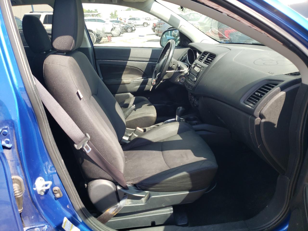 Photo 5 from auction – 2015 MITSUBISHI OUTLANDER with VIN 4A4AP3AU1FE042779