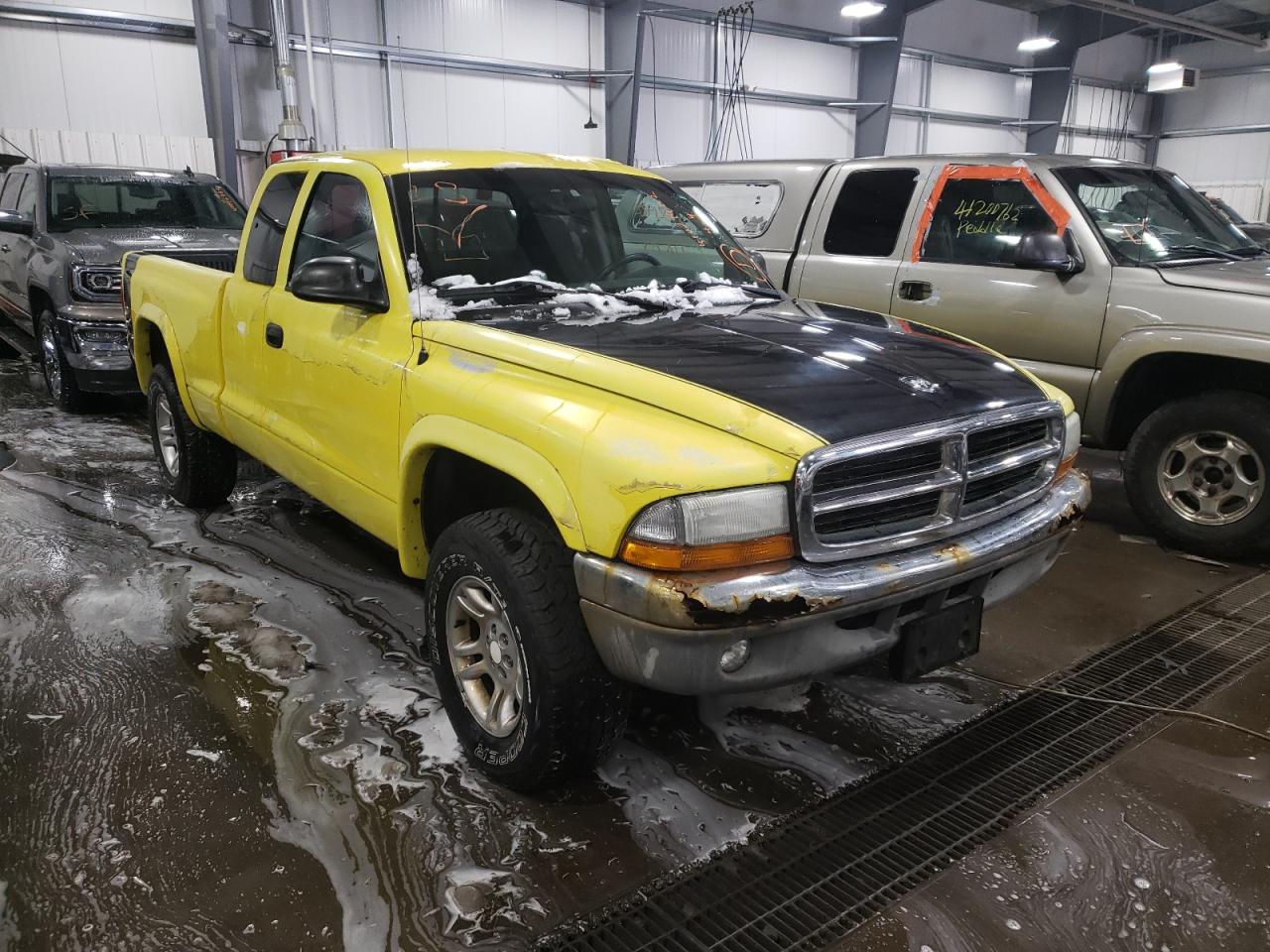 DODGE DAKOTA SLT 2004 with VIN 1D7HG42N04S563936 - Photo from auction
