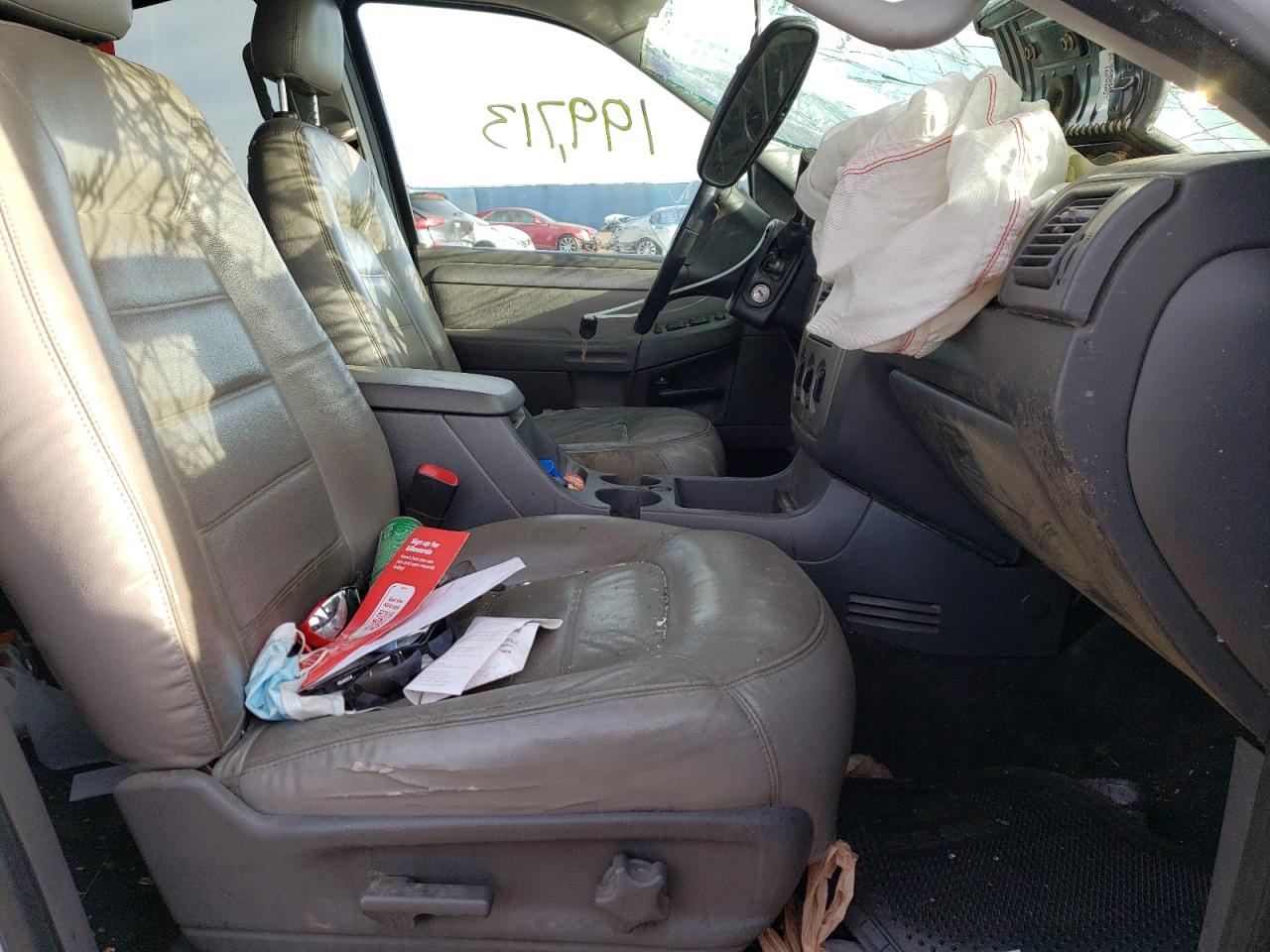 Фото 5 с аукциона – 2005 FORD EXPLORER X с VIN 1FMDU73E85UA42384