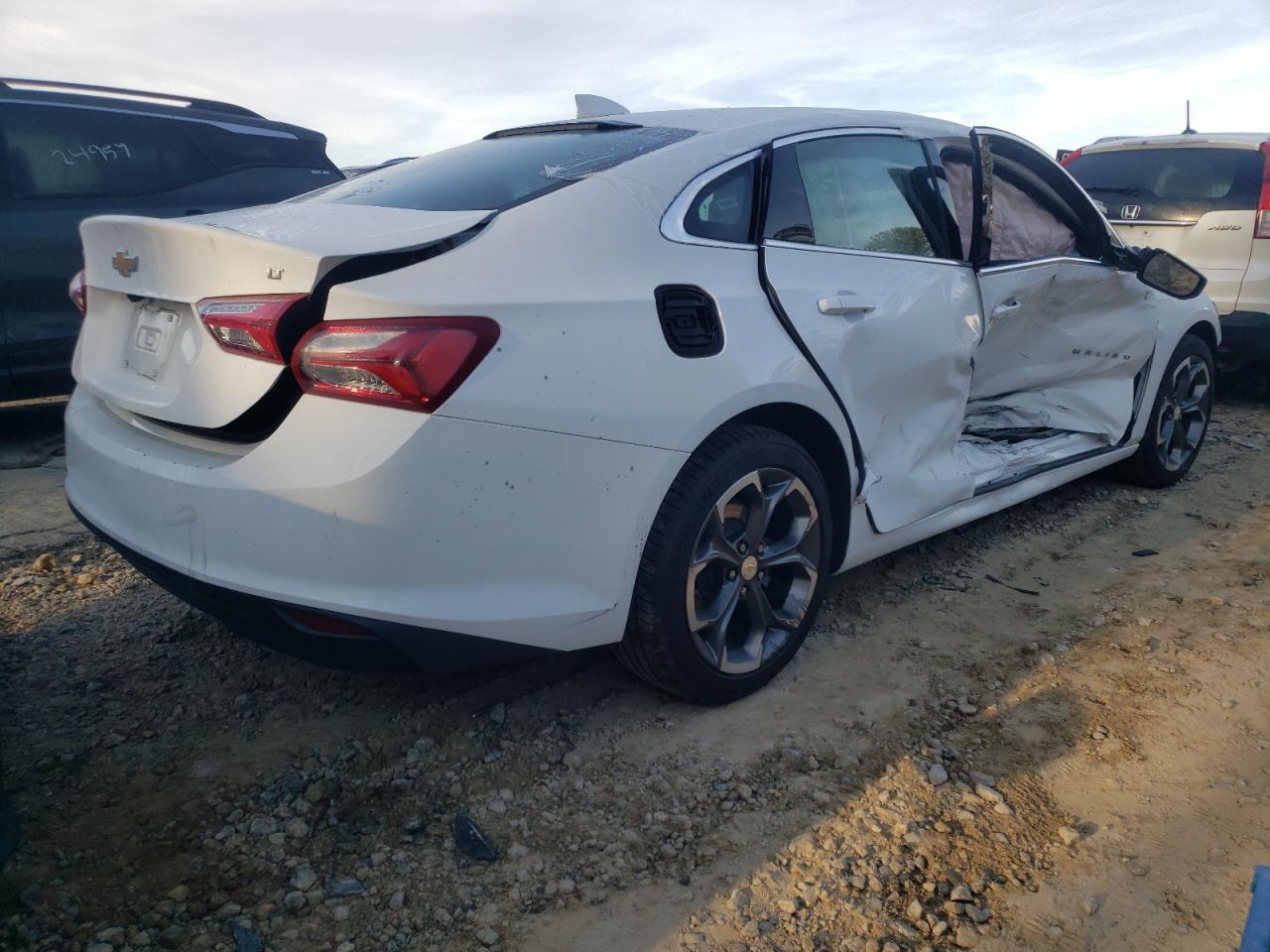 Photo 4 from auction – 2021 CHEVROLET MALIBU LT with VIN 1G1ZD5ST6MF073370