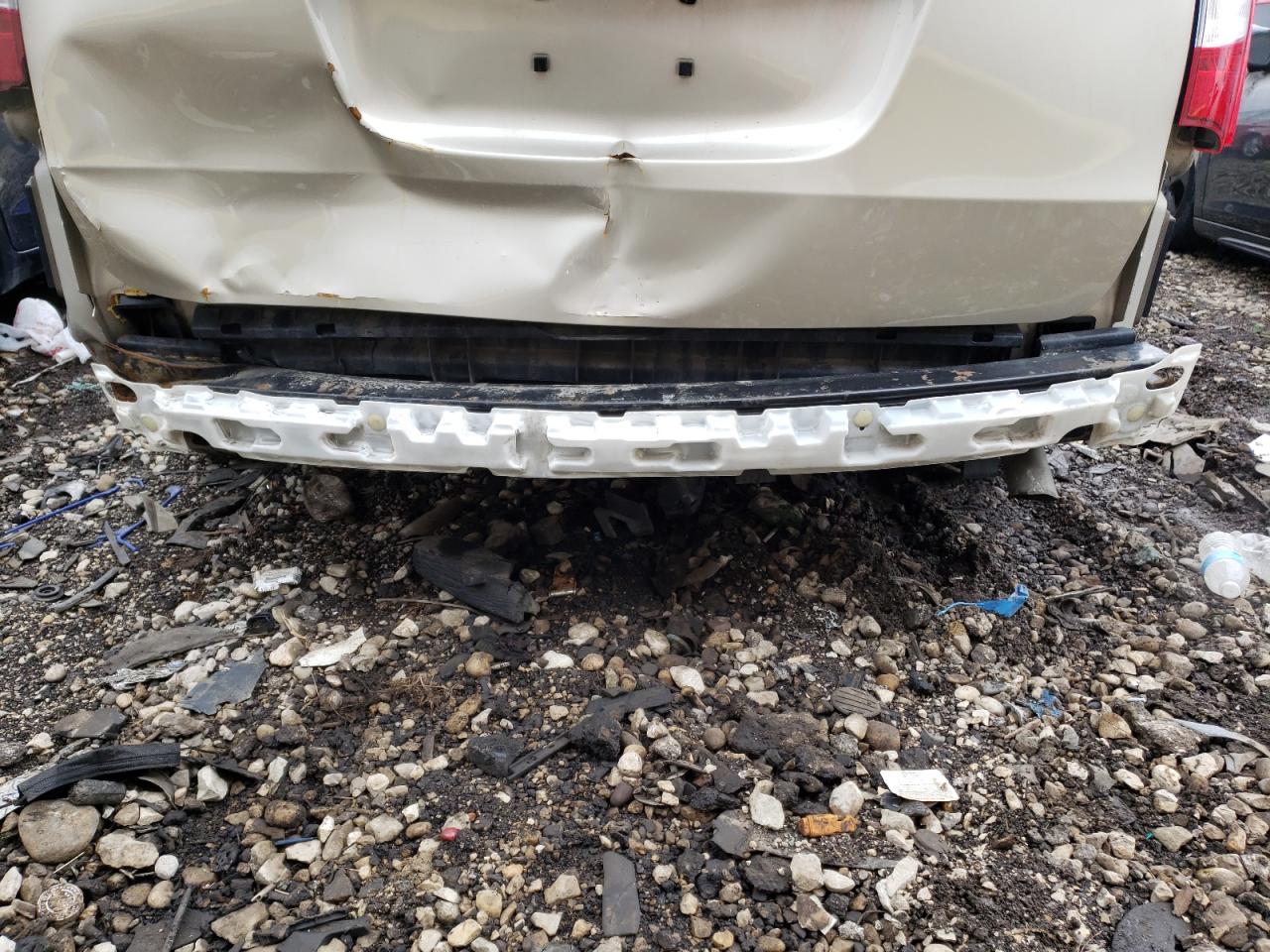 Photo 9 from auction – 2016 CHRYSLER TOWN & COU with VIN 2C4RC1BG3GR215631