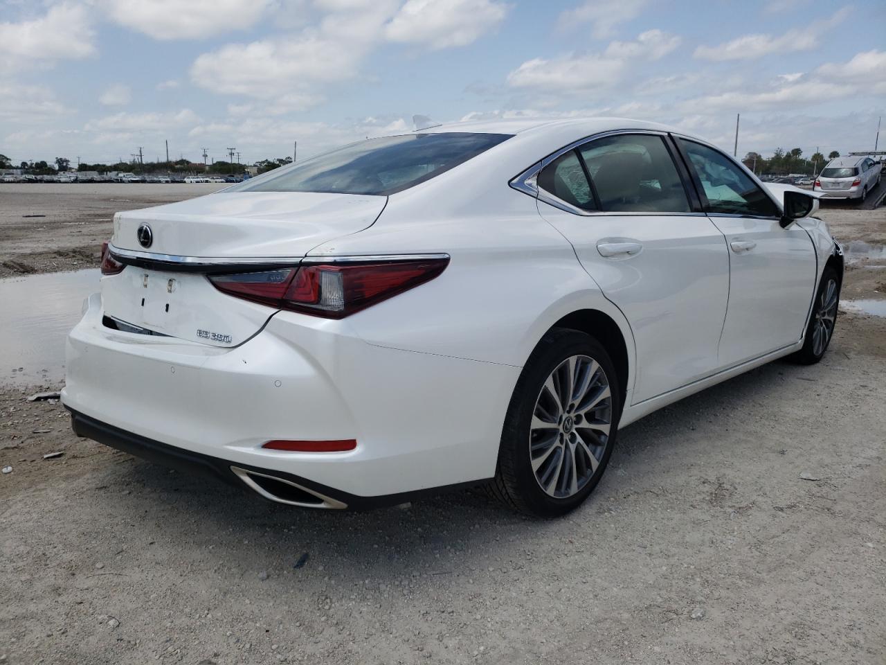 Photo 4 from auction – 2019 LEXUS ES 350 with VIN 58ABZ1B18KU044614