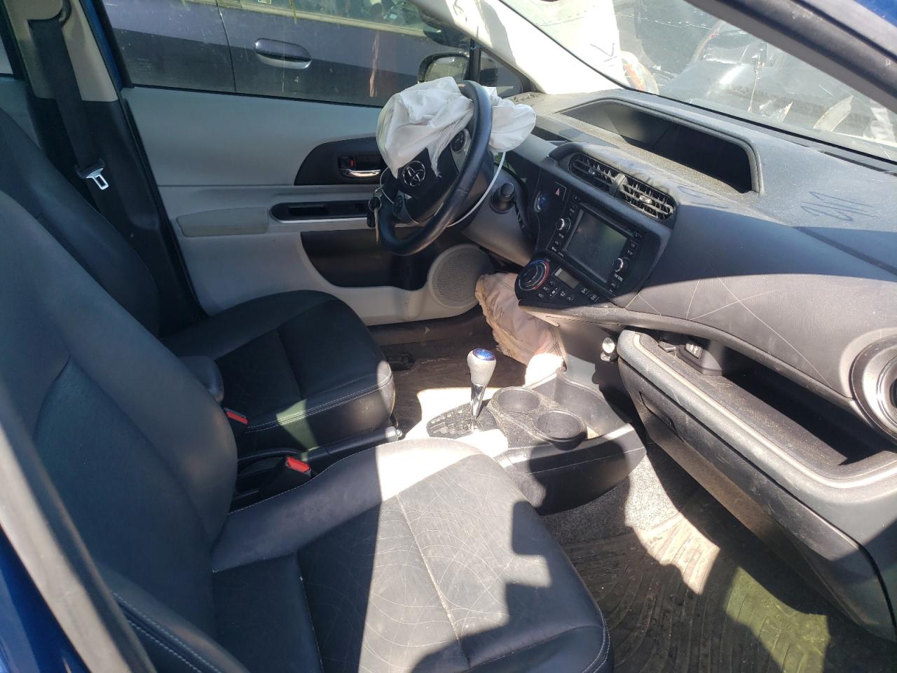 Photo 5 from auction – 2014 TOYOTA PRIUS C with VIN JTDKDTB33E1569612
