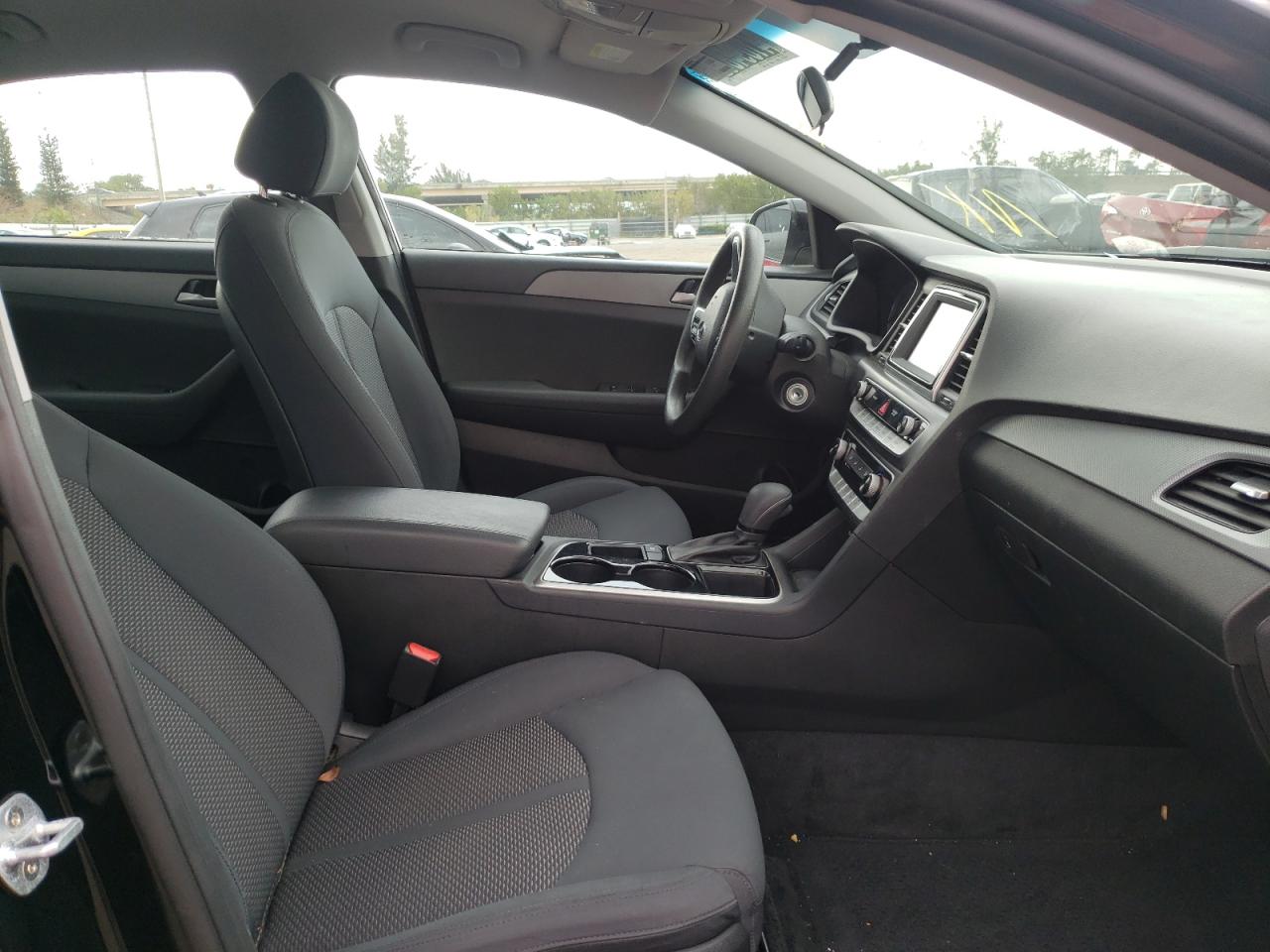 Photo 5 from auction – 2019 HYUNDAI SONATA SE with VIN 5NPE24AF3KH735460