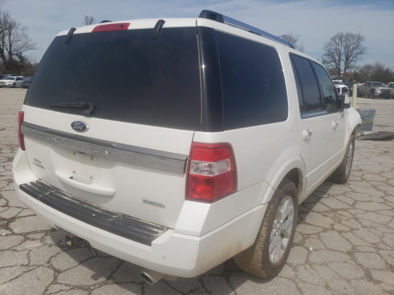 Photo 4 from auction – 2015 FORD EXPEDITION with VIN 1FMJU2AT3FEF10640