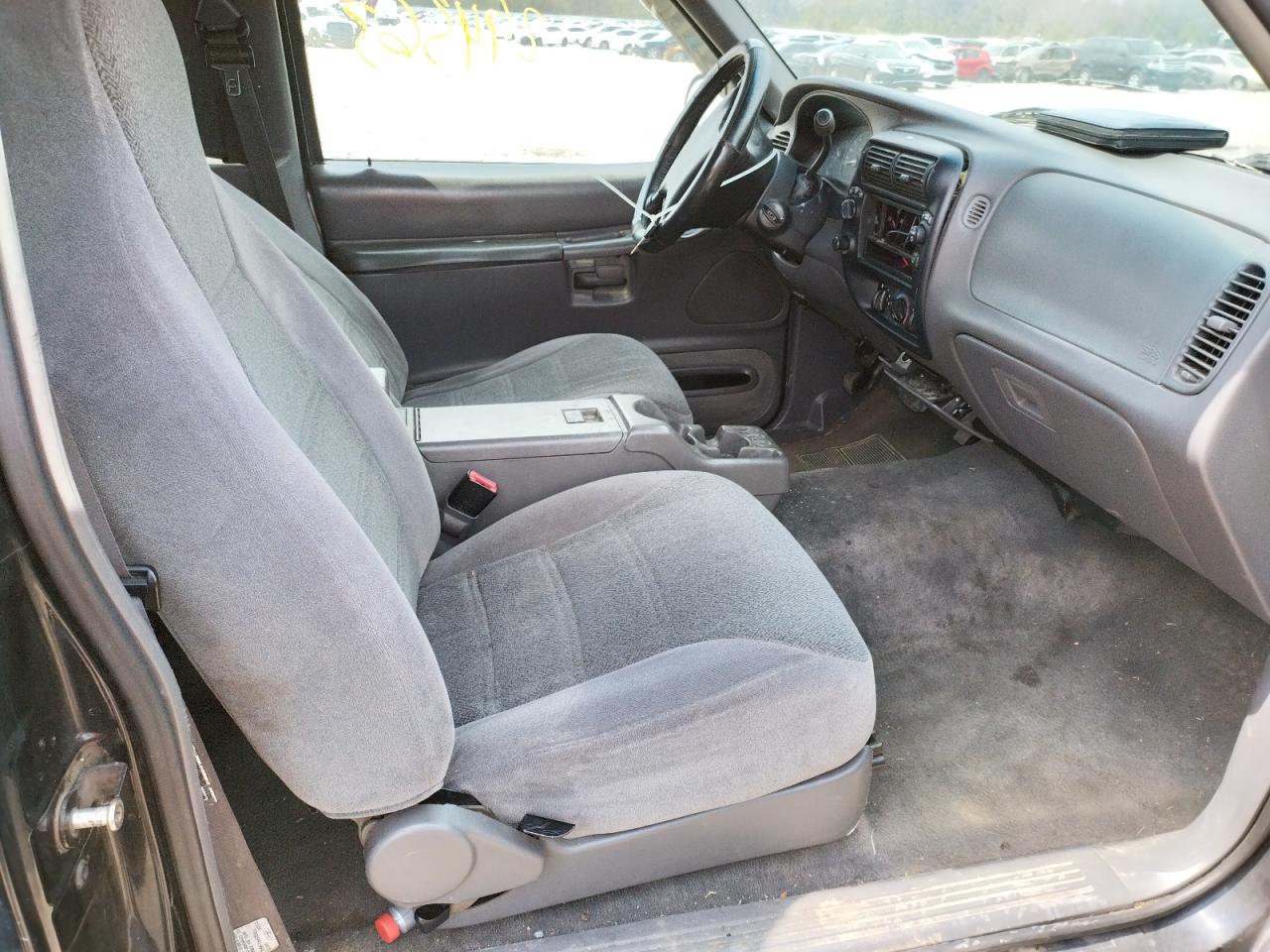 Photo 5 from auction – 1999 FORD EXPLORER with VIN 1FMYU24X0XUC80575