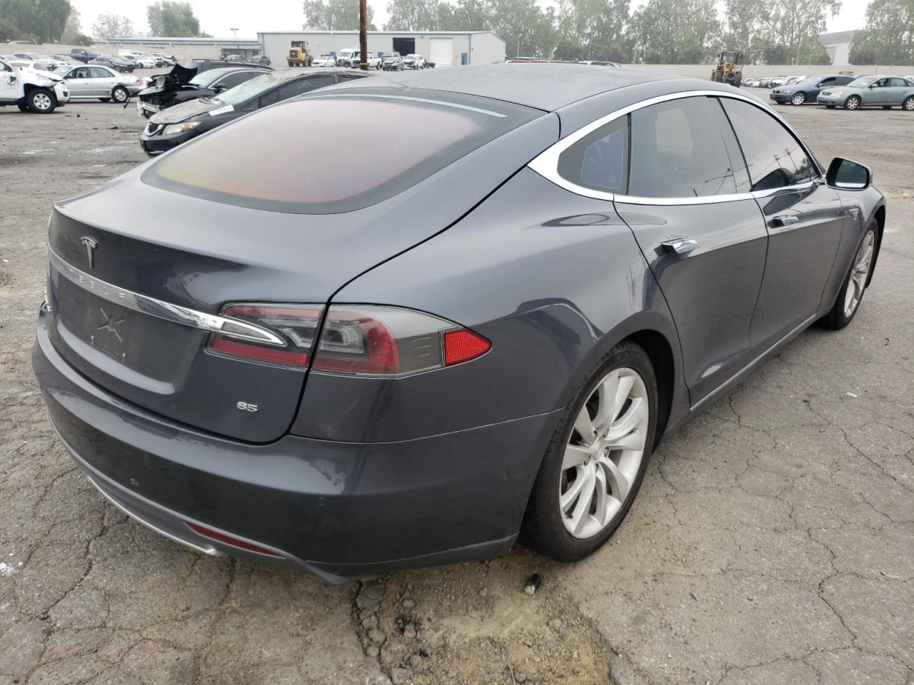 Photo 4 from auction – 2015 TESLA MODEL S 85 with VIN 5YJSA1H12FF087547