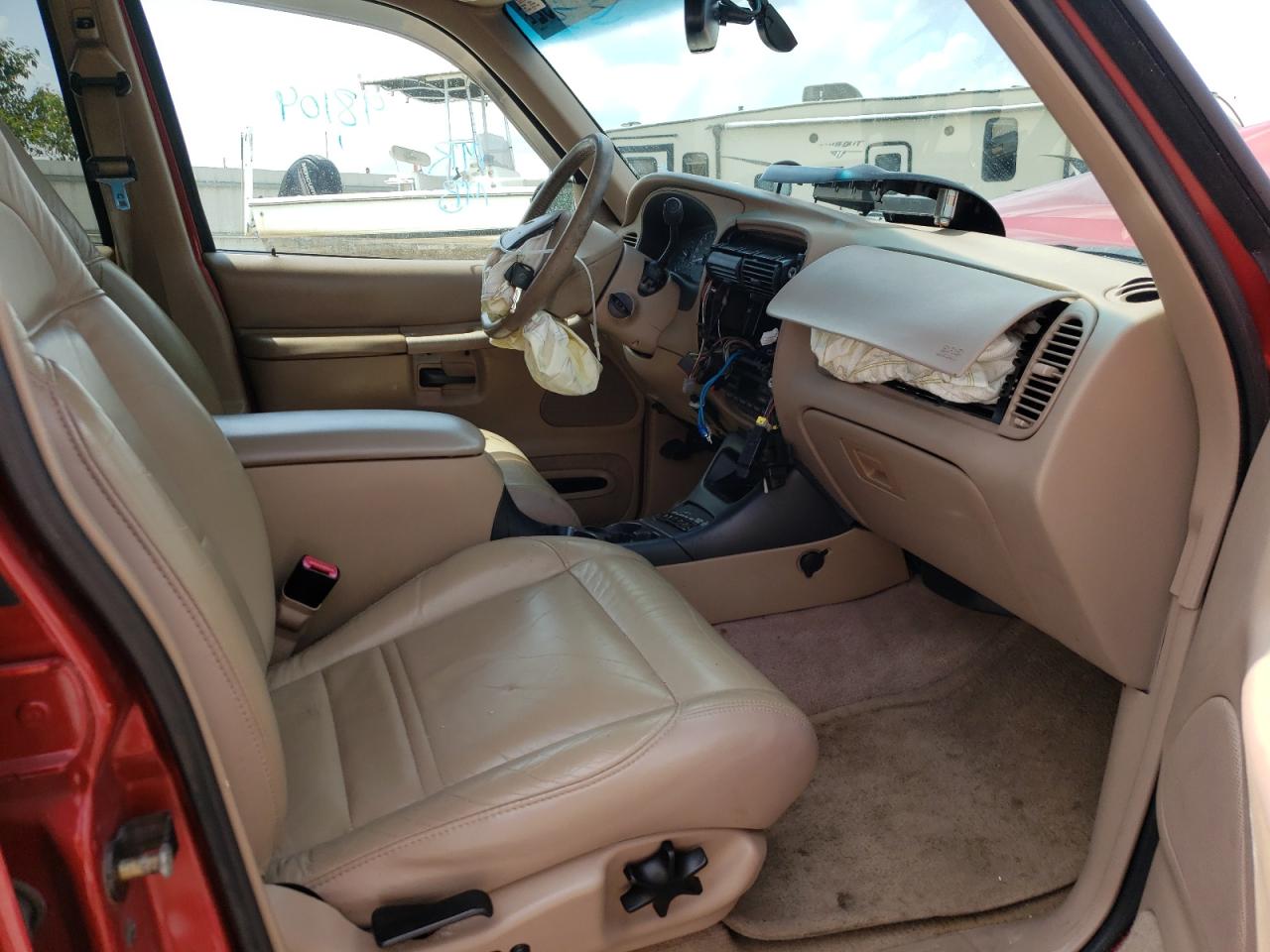 Photo 5 from auction – 2000 FORD EXPLORER E with VIN 1FMZU64E6YZA65619