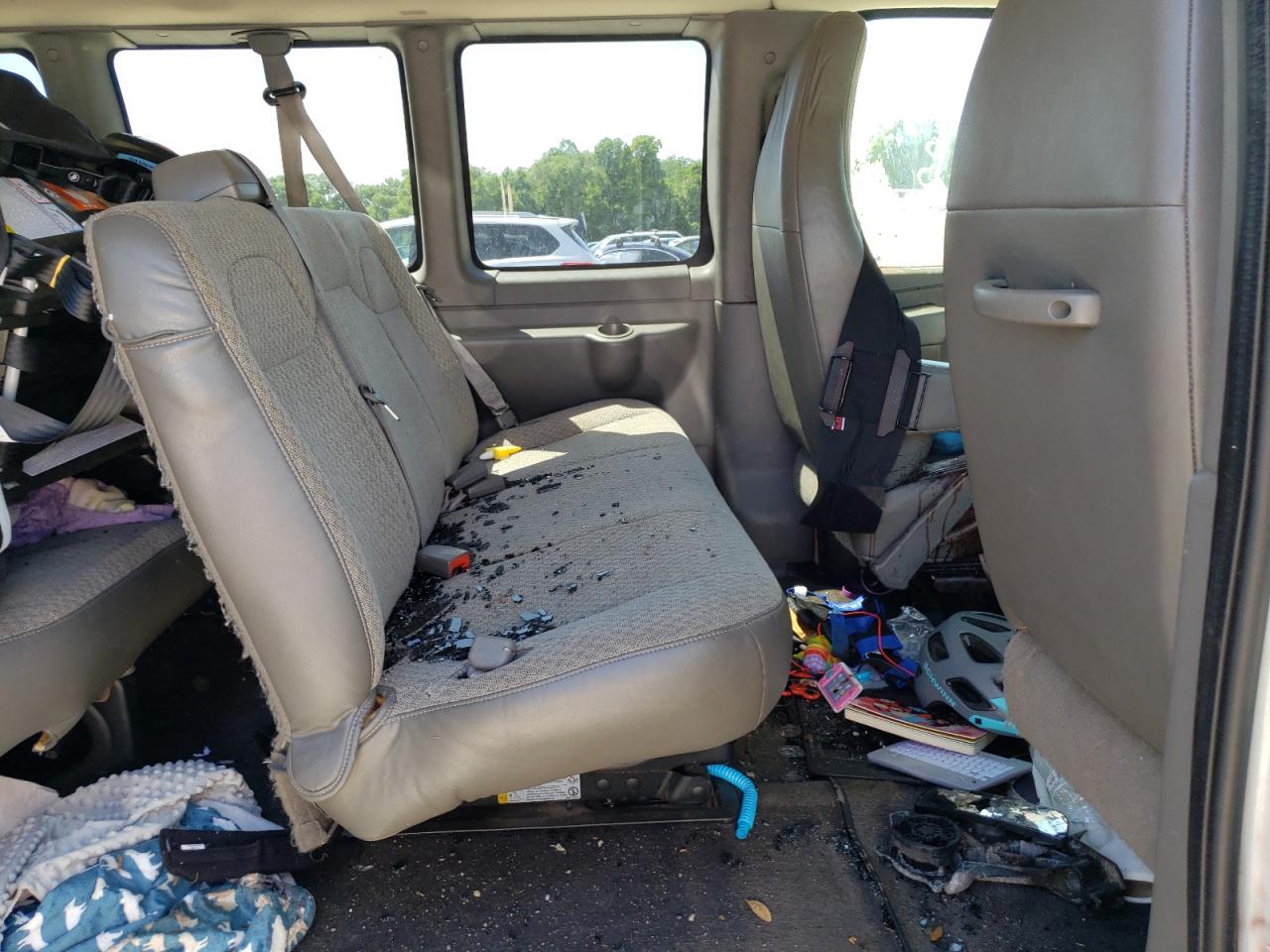 Photo 6 from auction – 2015 CHEVROLET EXPRESS G3 with VIN 1GAZG1FG4F1252035
