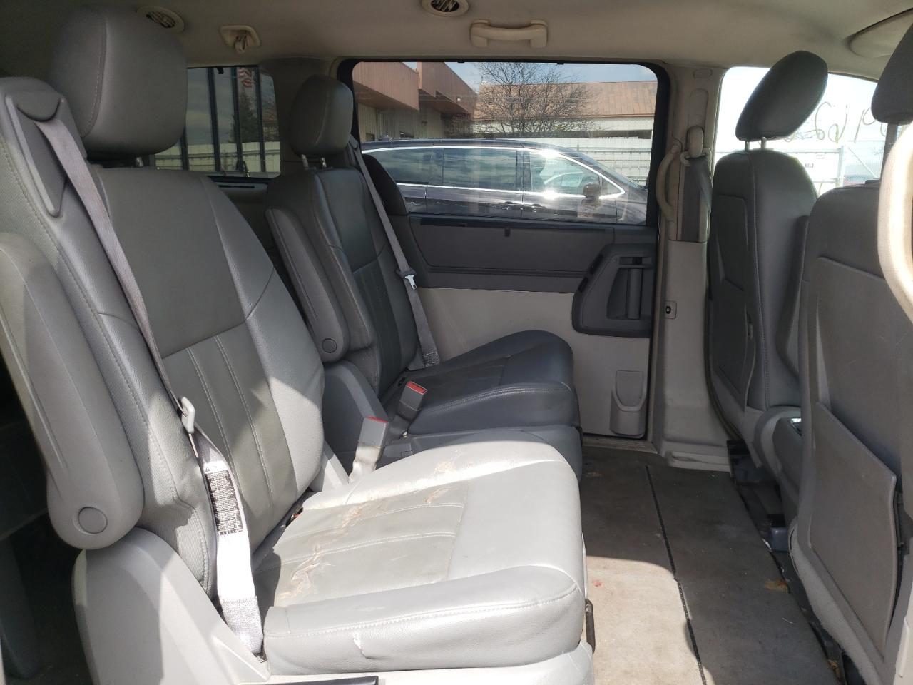 Photo 6 from auction – 2008 CHRYSLER TOWN & COU with VIN 2A8HR54P98R118958