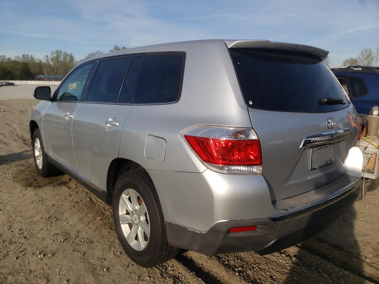 Photo 3 from auction – 2012 TOYOTA HIGHLANDER with VIN 5TDZA3EH9CS021970