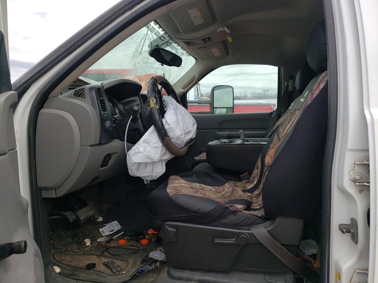 Photo 5 from auction – 2008 CHEVROLET SILVERADO with VIN 1GCHC23628F191077
