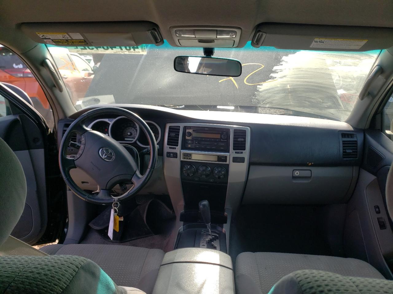 Photo 9 from auction – 2005 TOYOTA 4RUNNER SR with VIN JTEZU14R750054635