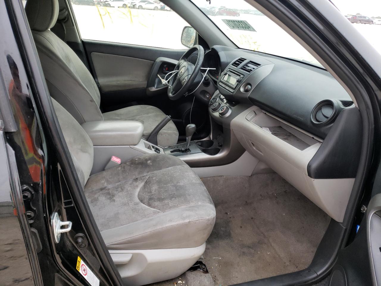 Photo 5 from auction – 2012 TOYOTA RAV4 with VIN JTMBF4DV7CD043655