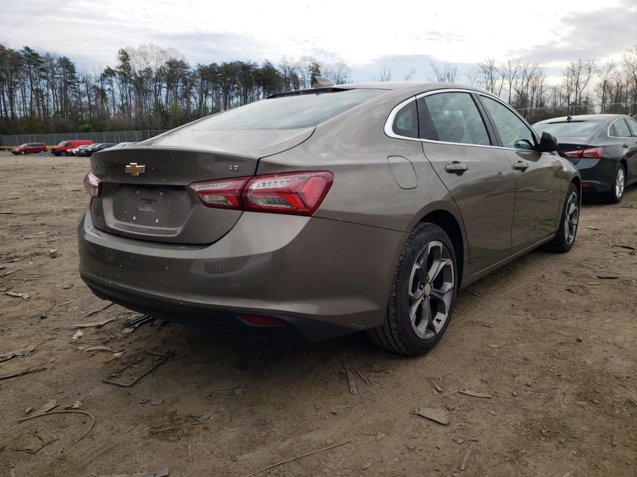 Photo 4 from auction – 2020 CHEVROLET MALIBU LT with VIN 1G1ZD5ST5LF101397