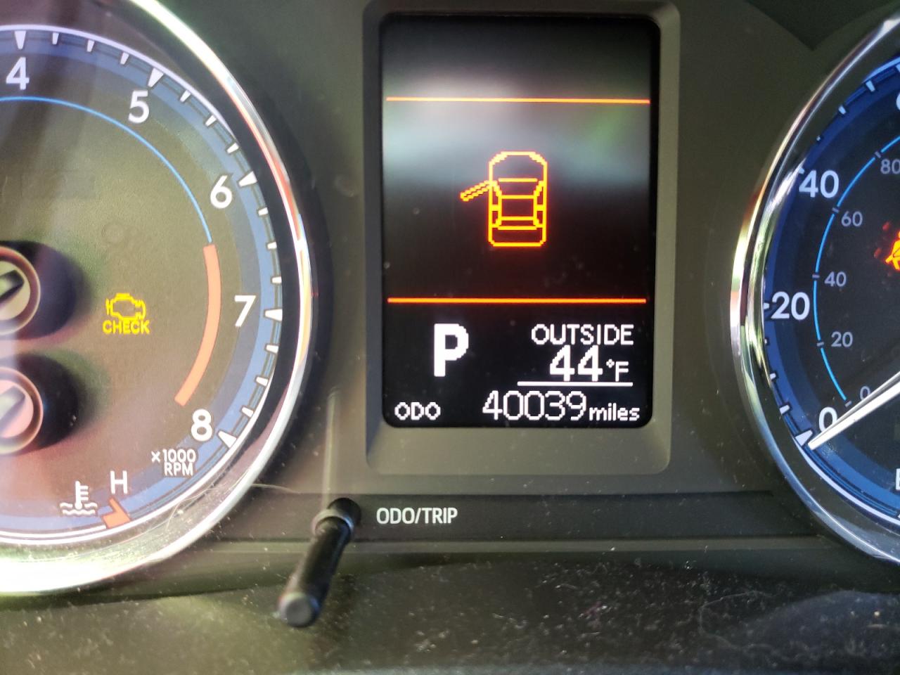 Photo 8 from auction – 2018 TOYOTA COROLLA L with VIN 2T1BURHE4JC966716