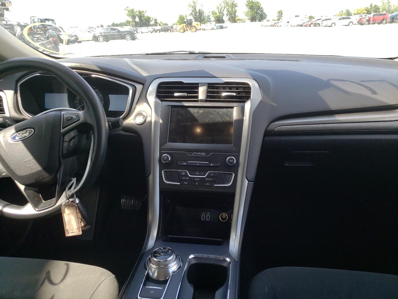 Photo 9 from auction – 2020 FORD FUSION SE with VIN 3FA6P0HD9LR149983