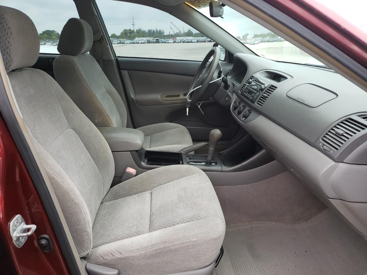 Photo 5 from auction – 2004 TOYOTA CAMRY with VIN 4T1BE32K34U335192