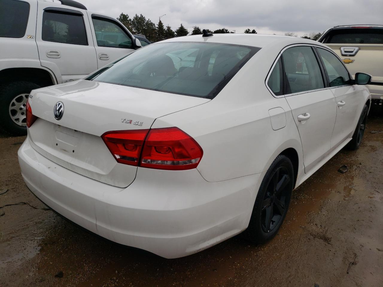 Photo 4 from auction – 2015 VOLKSWAGEN PASSAT SE with VIN 1VWBS7A3XFC046847