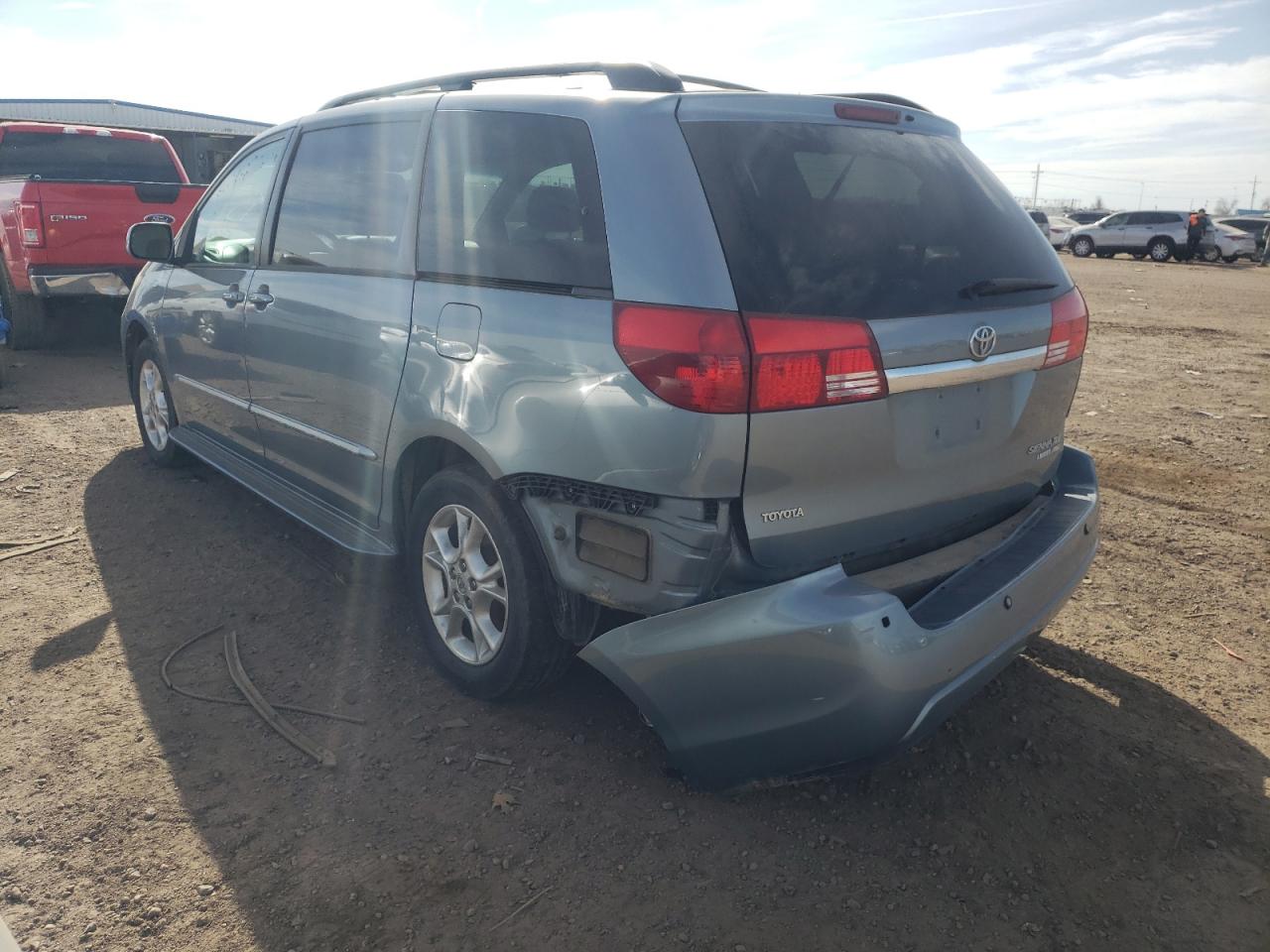 Photo 3 from auction – 2004 TOYOTA SIENNA XLE with VIN 5TDBA22C44S010283